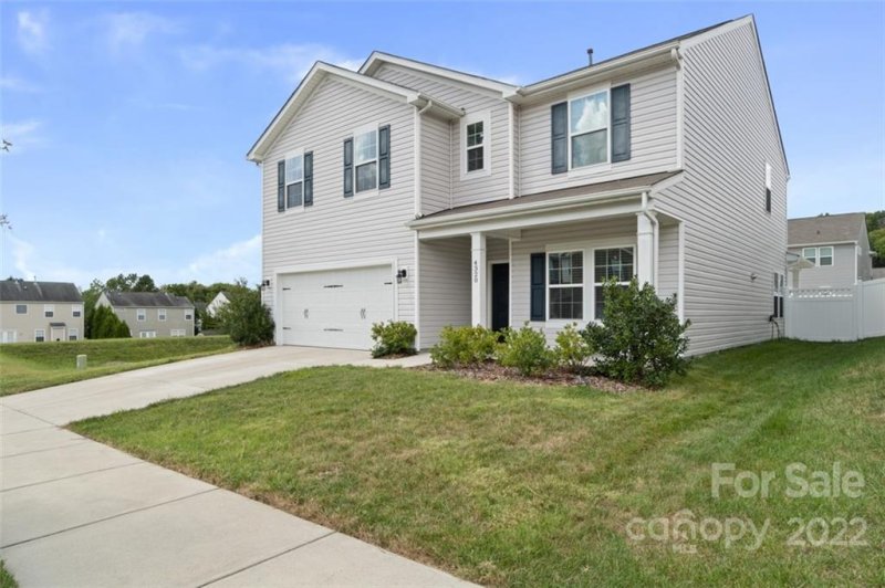 Property image 3 at 4320 Staffordshire Lane, Charlotte, NC 28213