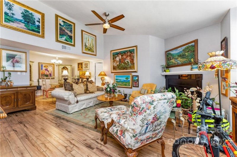 Property image 4 at 1600 Sharon Road, Charlotte, NC 28210