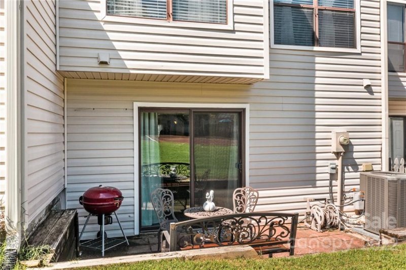 Property image 3 at 11015 Carmel Crossing Road, Charlotte, NC 28226