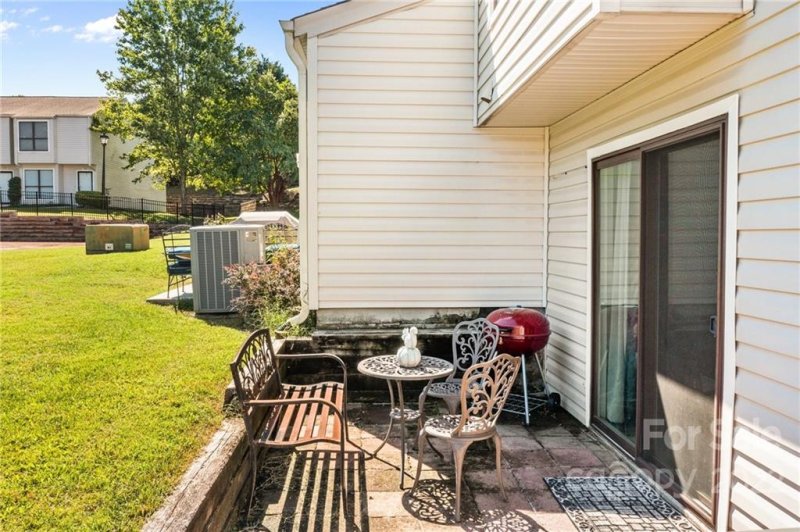 Property image 4 at 11015 Carmel Crossing Road, Charlotte, NC 28226