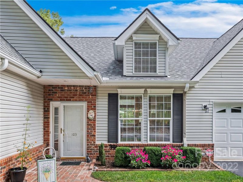 Property image 4 at 103 Poppy Lane, Asheville, NC 28803