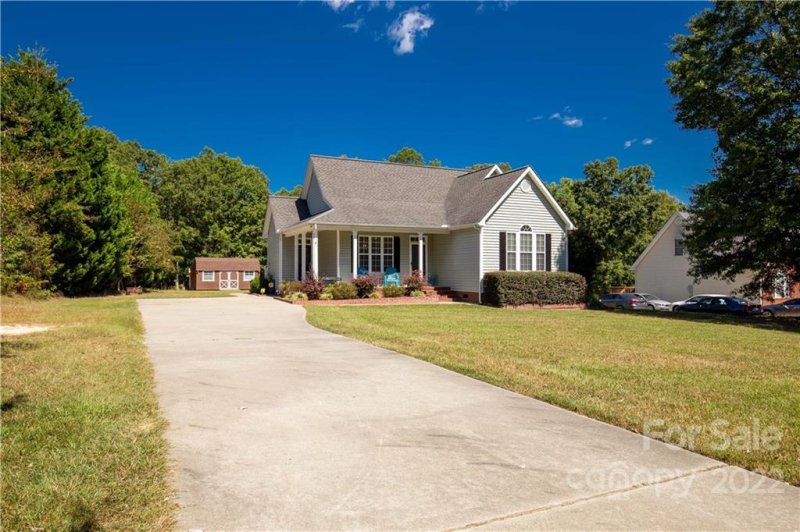 Property image 2 at 2029 Hunters Ridge Road, Lancaster, SC 29720