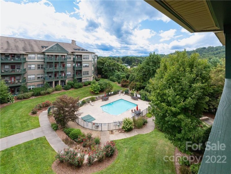 Property image 4 at 9 Kenilworth Knoll, Asheville, NC 28805