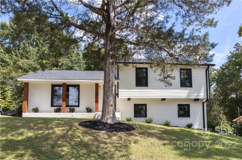 Property image 2 at 7445 Briardale Drive, Charlotte, NC 28212