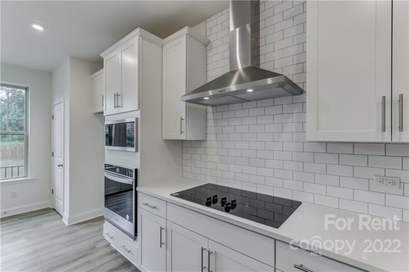 Property image 5 at 426 Simeon Drive, Charlotte, NC 28208