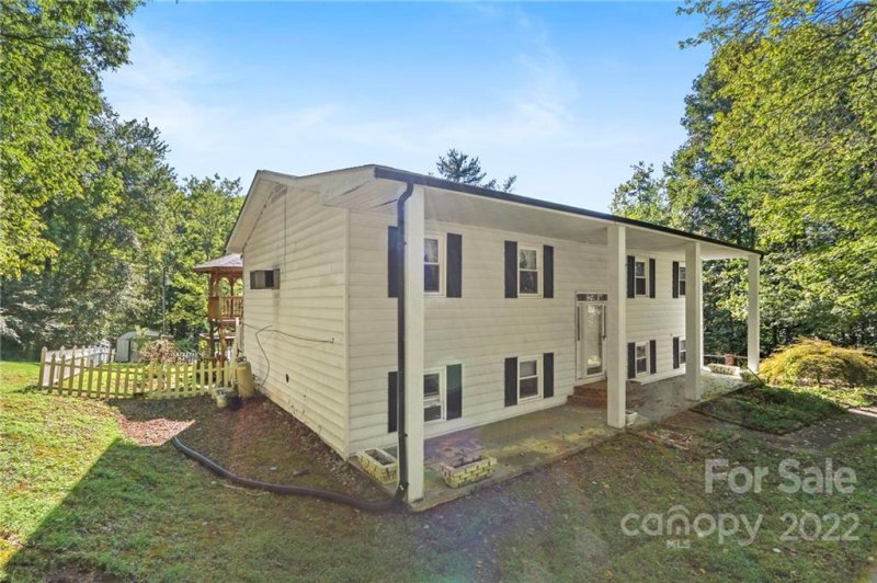 Property image 4 at 212 Georgetown Road, Lenoir, NC 28645