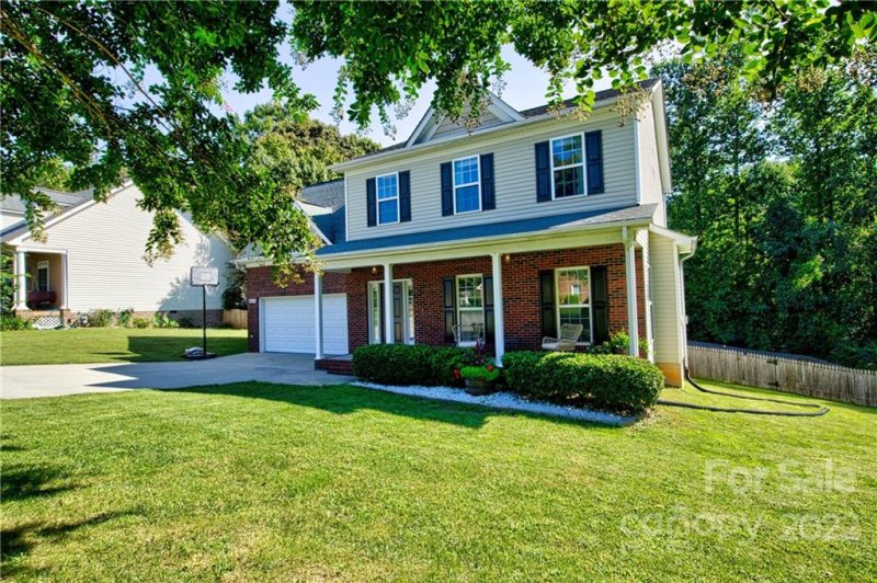 Property image 2 at 1010 Emerson Drive, Mooresville, NC 28115