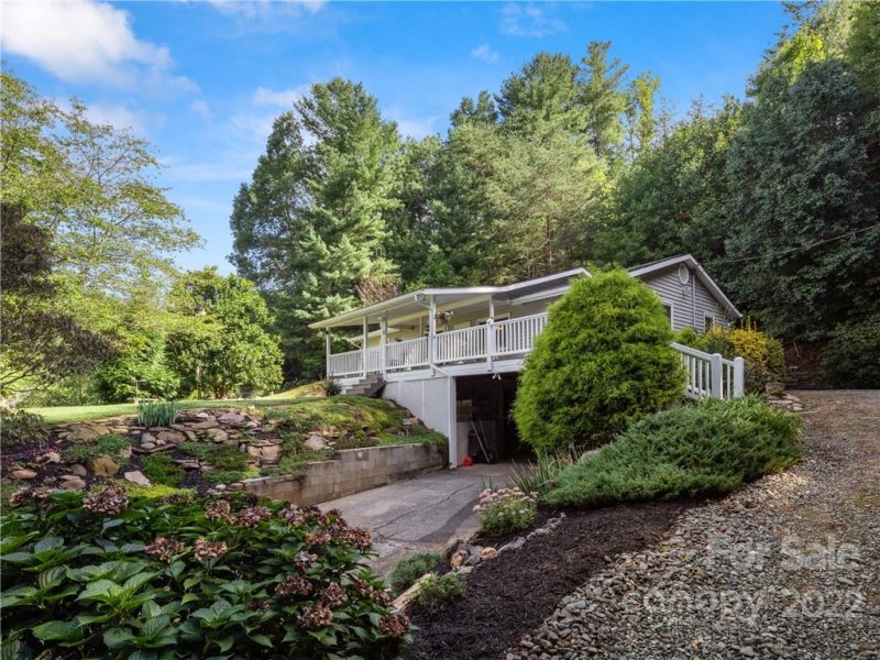 Property image 3 at 1074 Pine Ridge Road, Asheville, NC 28804