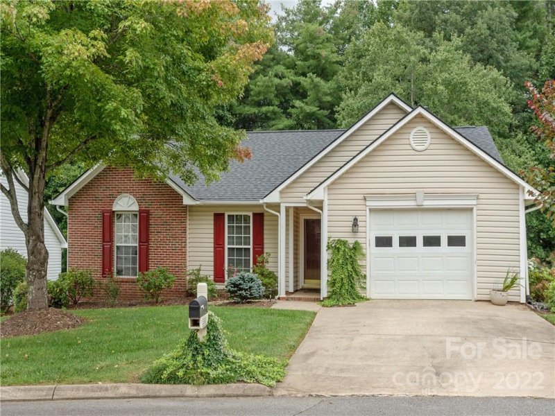 Property image 2 at 330 Stonehollow Road, Fletcher, NC 28732