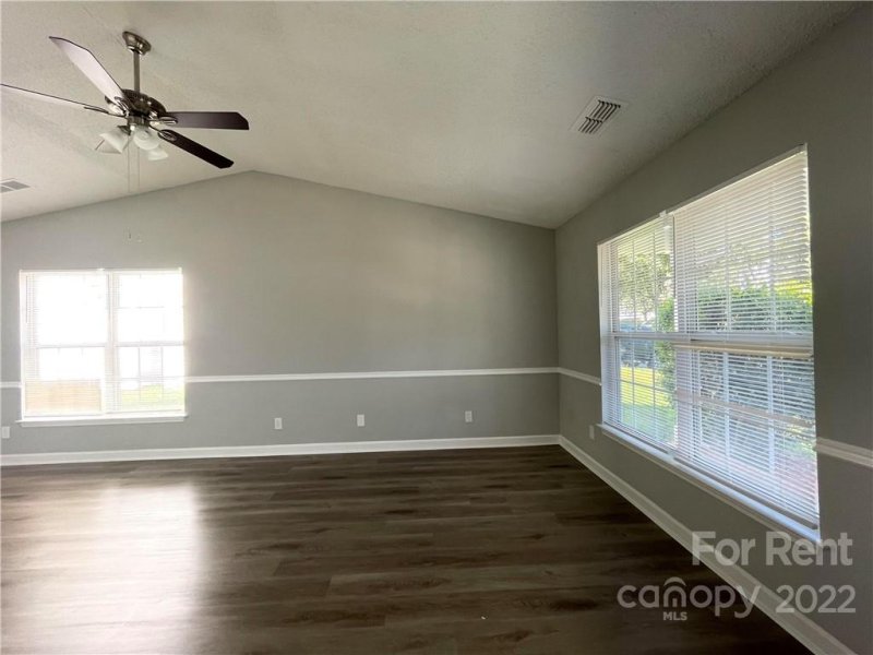 Property image 2 at 421 Goosedown Court, Charlotte, NC 28216