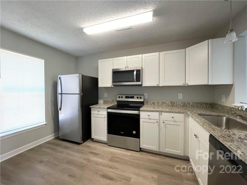 Property image 3 at 421 Goosedown Court, Charlotte, NC 28216