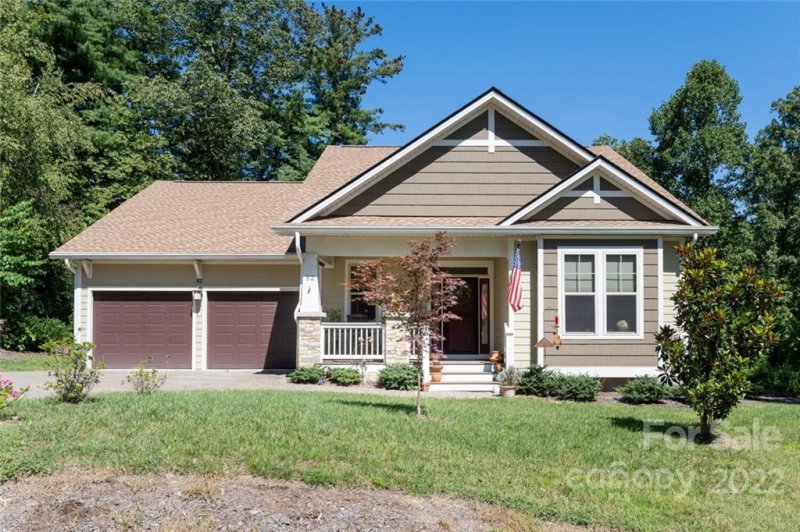 Property image 2 at 82 Gossamer Court, Hendersonville, NC 28739