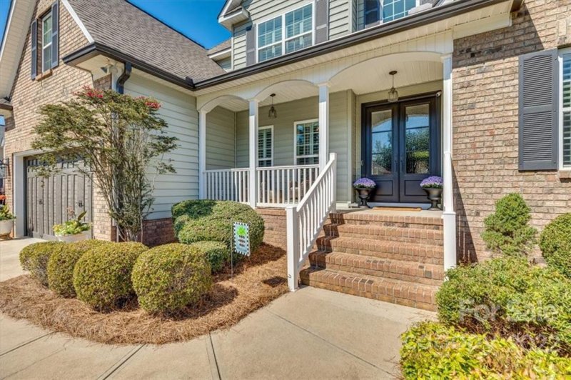 Property image 2 at 1606 Essex Hall Drive, Rock Hill, SC 29730