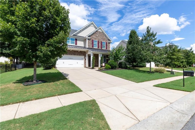 Property image 2 at 431 Sheltered Cove Court, Fort Mill, SC 29708