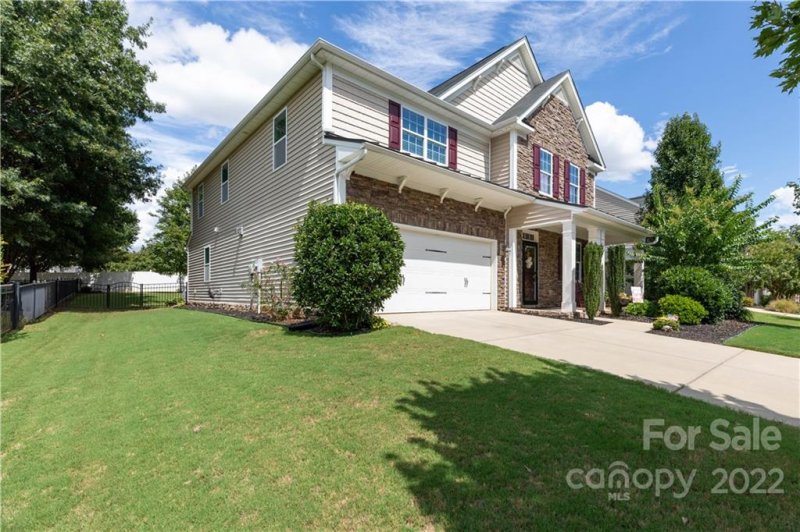 Property image 4 at 431 Sheltered Cove Court, Fort Mill, SC 29708