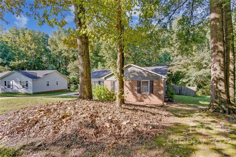Property image 4 at 2019 Teddington Drive, Charlotte, NC 28214