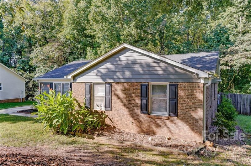 Property image 5 at 2019 Teddington Drive, Charlotte, NC 28214