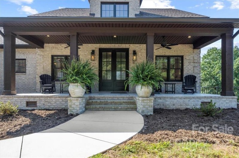 Property image 2 at 10 South Point Lane, Taylorsville, NC 28681