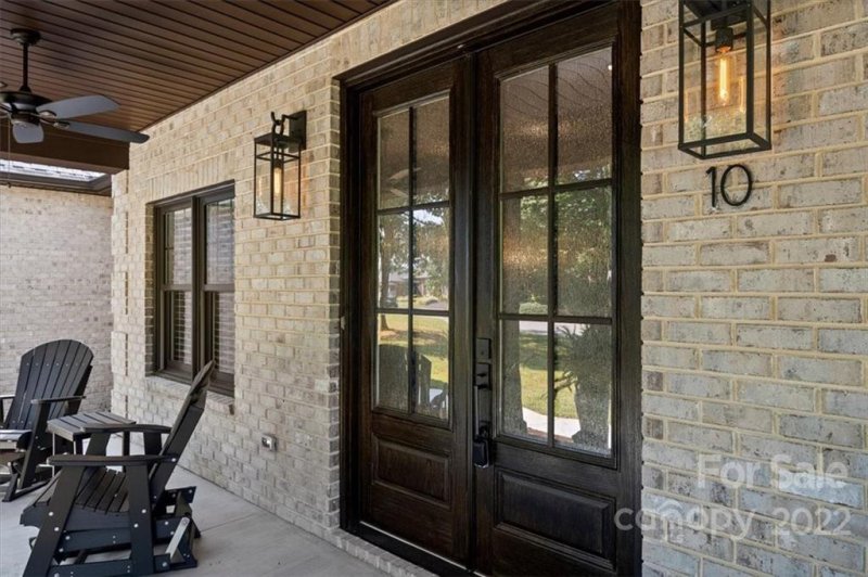 Property image 3 at 10 South Point Lane, Taylorsville, NC 28681