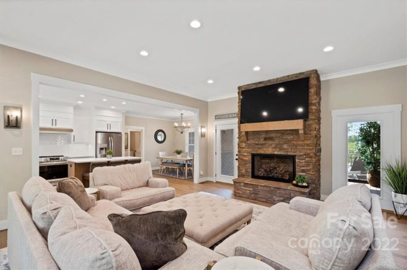 Property image 4 at 10 South Point Lane, Taylorsville, NC 28681