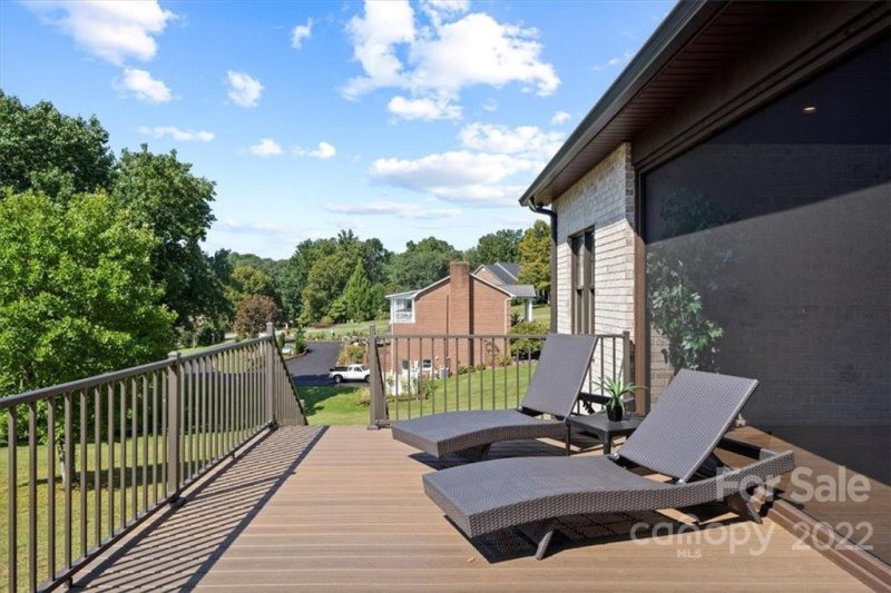 Property image 5 at 10 South Point Lane, Taylorsville, NC 28681