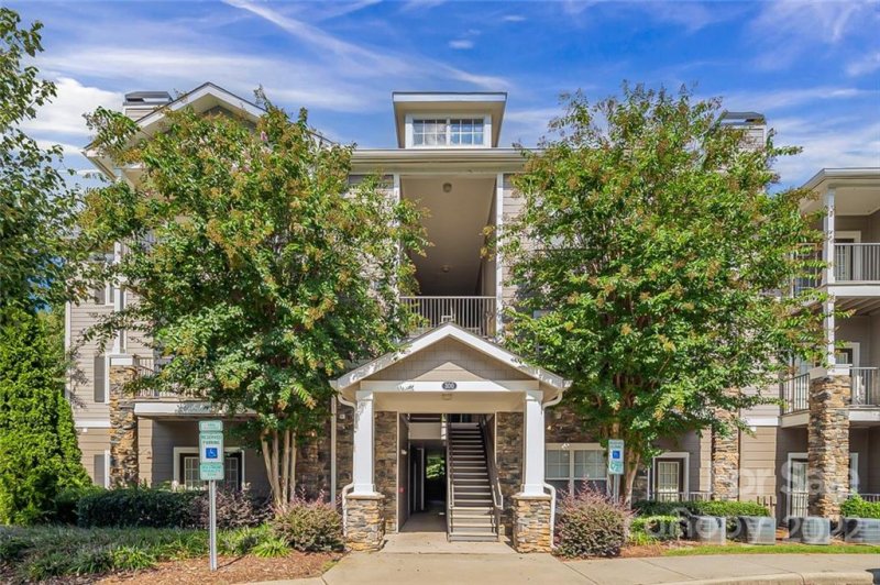 300 Vista Lake Drive