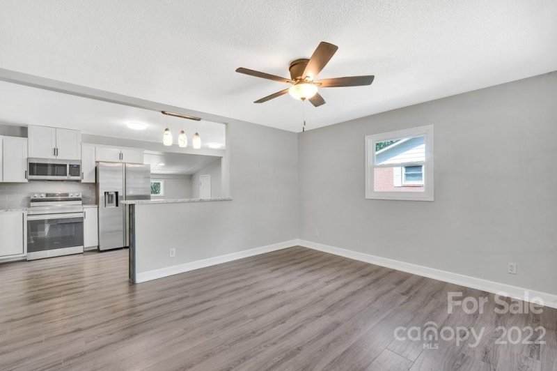 Property image 4 at 4826 Ridgeley Drive, Charlotte, NC 28208