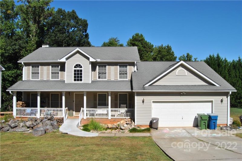 Property image 3 at 104 Pine Bluff Court, Mount Holly, NC 28120