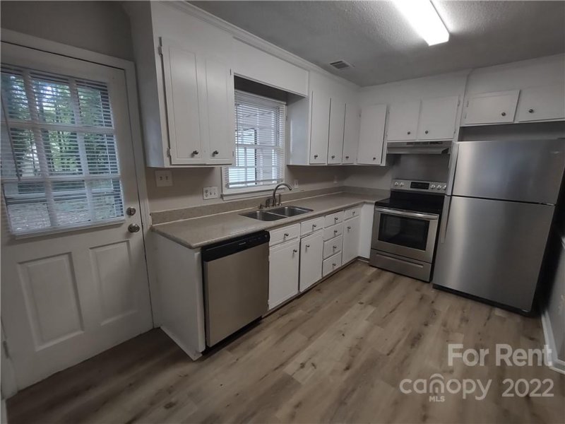 Property image 2 at 615 Rama Road, Charlotte, NC 28211