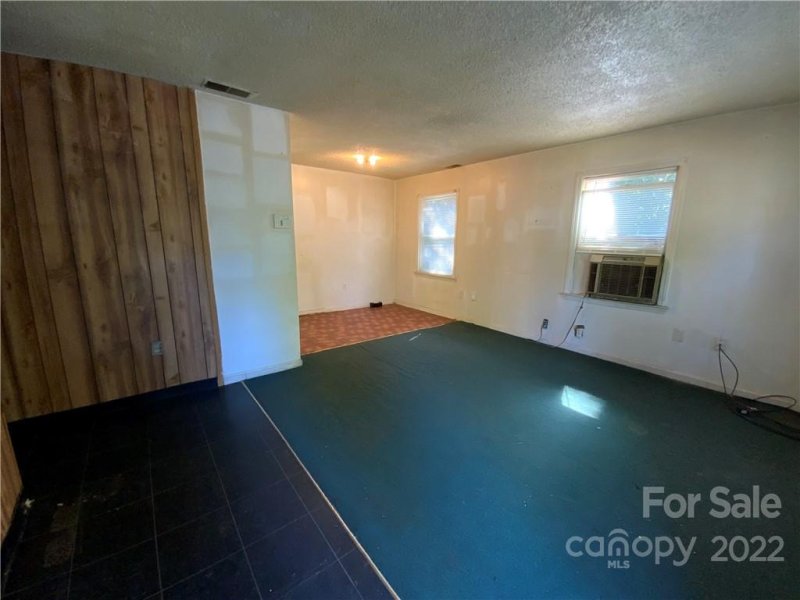 Property image 3 at 1011 Dedmon Drive, Charlotte, NC 28216