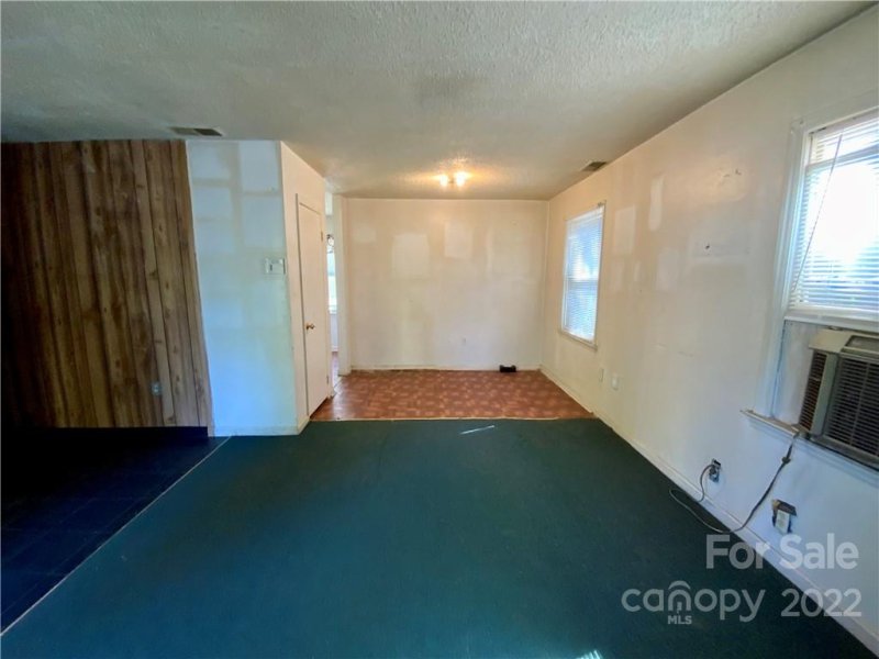 Property image 4 at 1011 Dedmon Drive, Charlotte, NC 28216