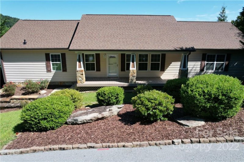 Property image 2 at 89 Goodview Drive, Hendersonville, NC 28792