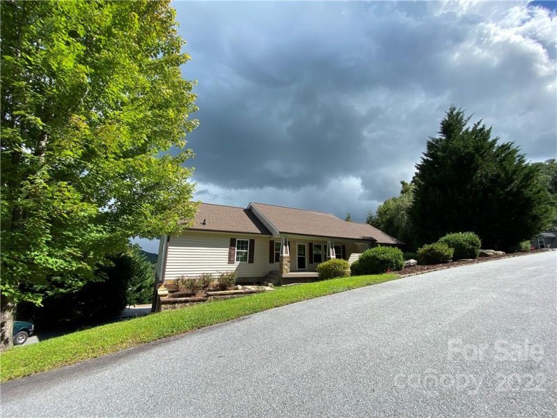 Property image 4 at 89 Goodview Drive, Hendersonville, NC 28792