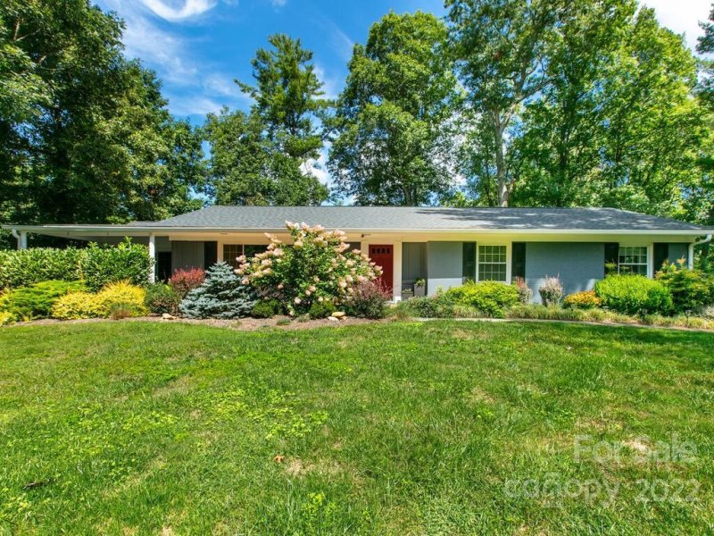 Property image 3 at 29 E Fox Chase Road, Asheville, NC 28804