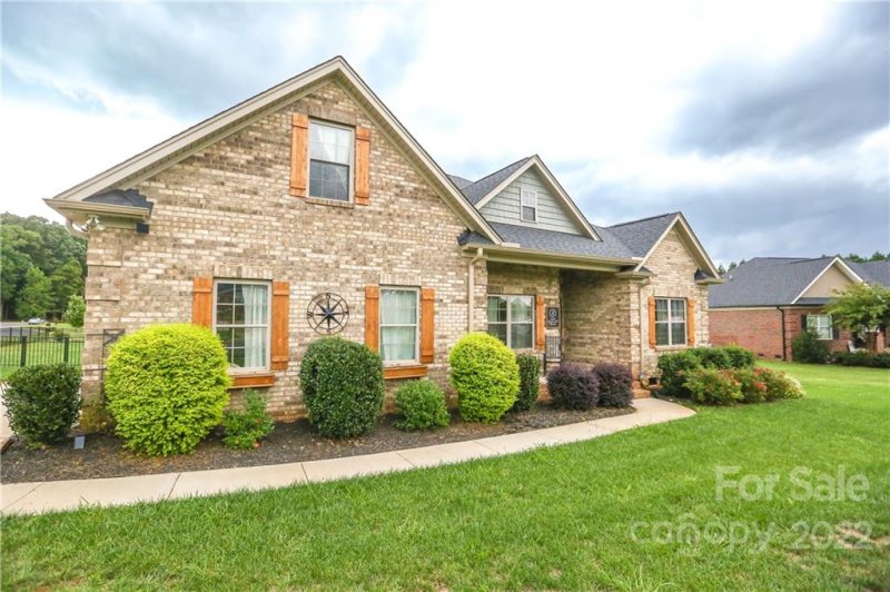 Property image 2 at 3207 Fairmead Drive, Concord, NC 28025