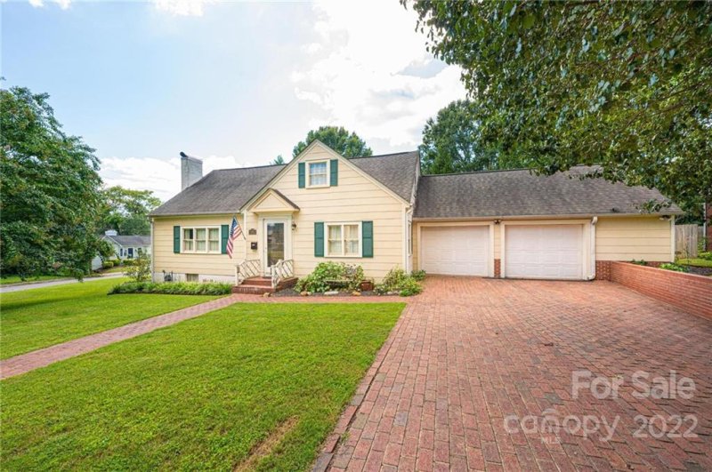 418 Mountain View Street