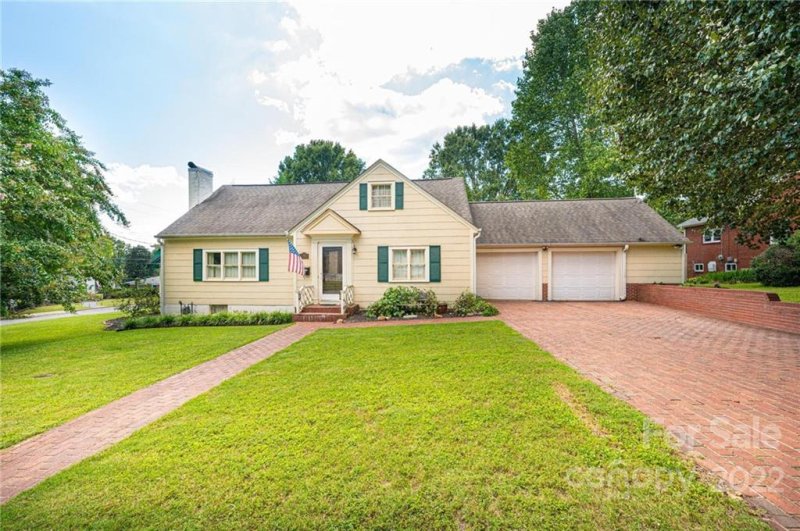 Property image 2 at 418 Mountain View Street, Lenoir, NC 28645