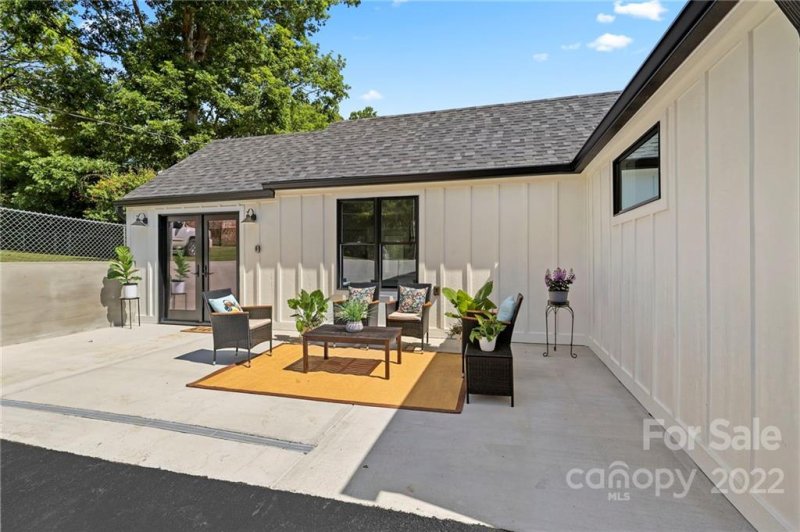 Property image 3 at 20 Broadview Avenue, Asheville, NC 28803