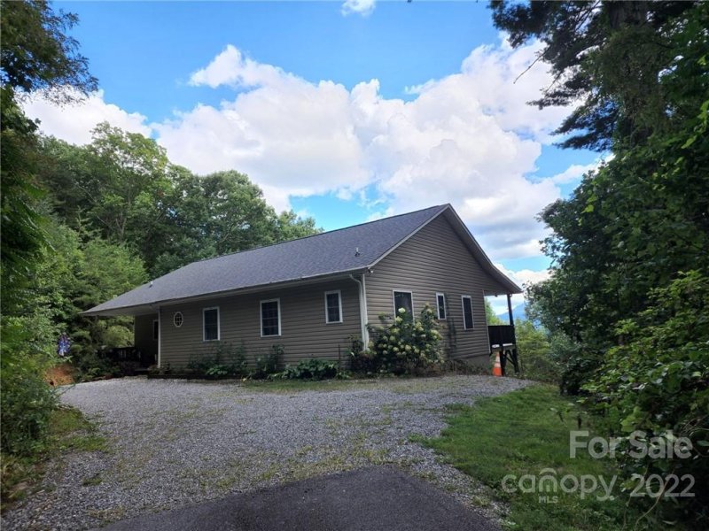 Property image 2 at 344 Cobblestone Drive, Waynesville, NC 28786