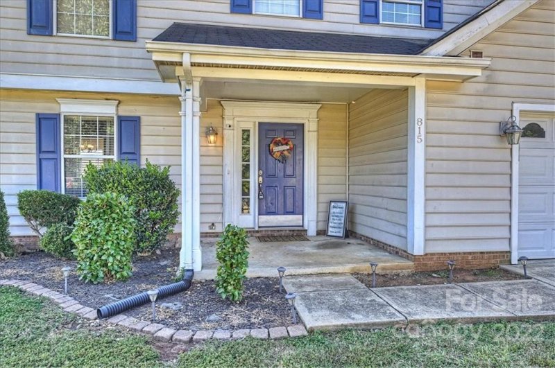 Property image 2 at 815 Brattleboro Court, Charlotte, NC 28217