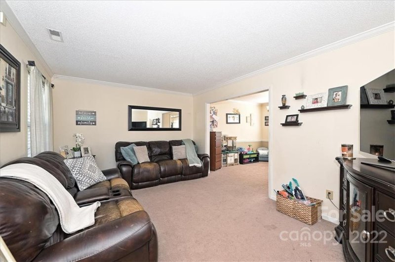 Property image 5 at 815 Brattleboro Court, Charlotte, NC 28217