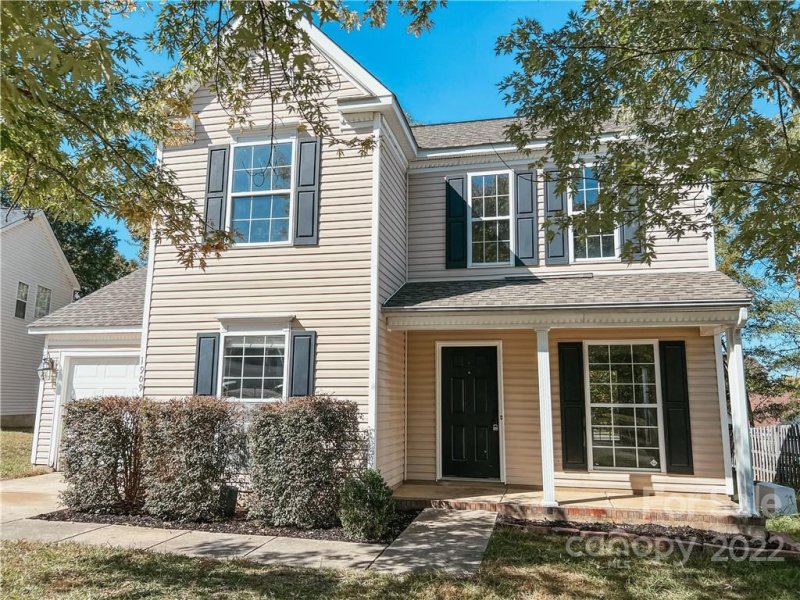 Property image 2 at 1909 Safflower Circle, Charlotte, NC 28262