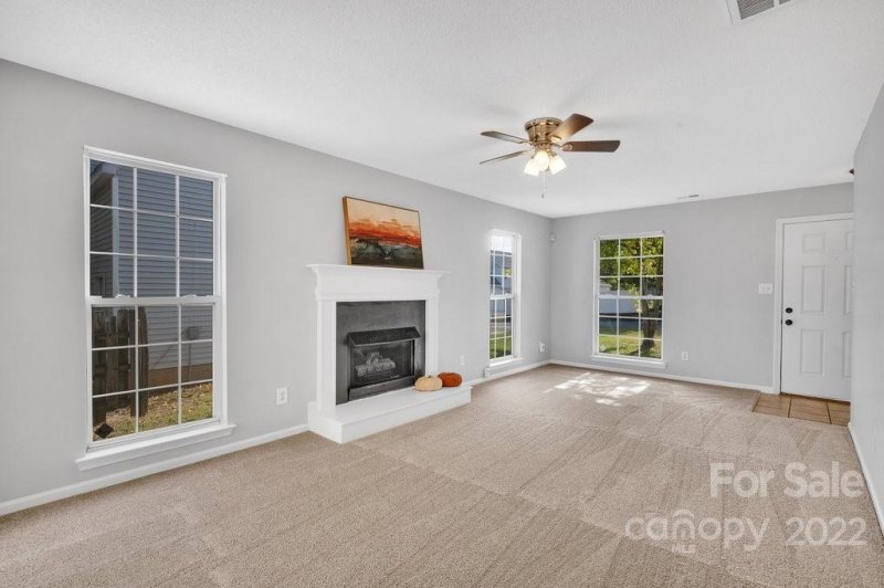 Property image 4 at 1909 Safflower Circle, Charlotte, NC 28262