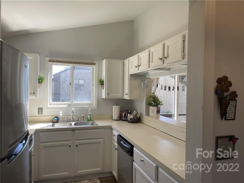 Property image 2 at 521 Mallard Head Lane, Mooresville, NC 28117