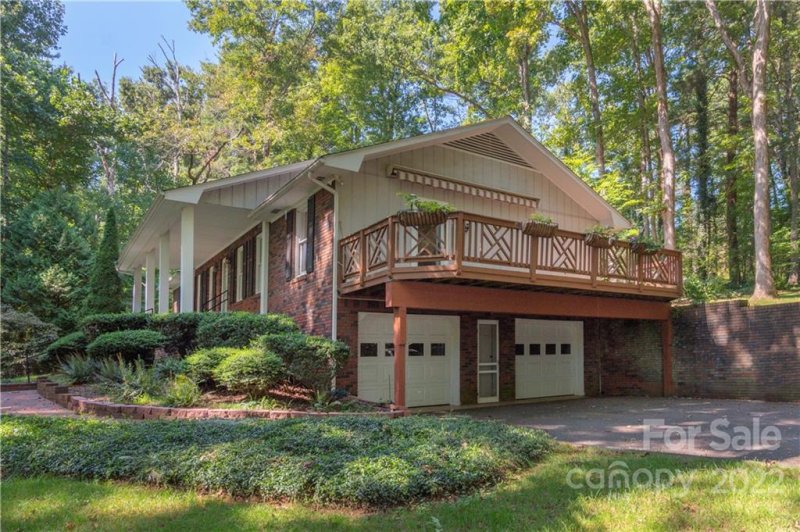 Property image 3 at 37 Acorn Road, Asheville, NC 28804