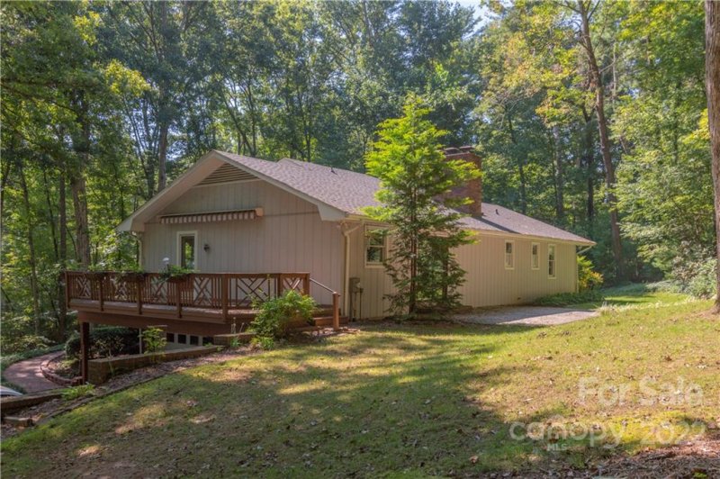 Property image 4 at 37 Acorn Road, Asheville, NC 28804