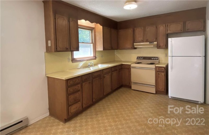 Property image 2 at 2372 24th Street Drive, Hickory, NC 28601