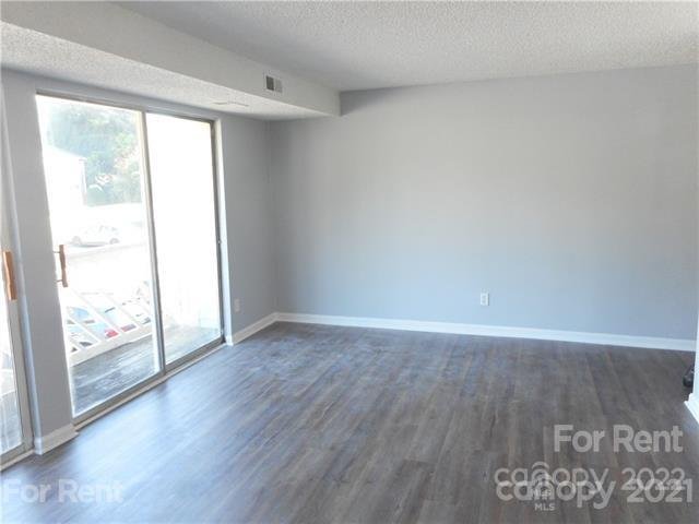 Property image 2 at 9511 Shannon Green Drive, Charlotte, NC 28213