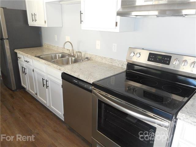 Property image 3 at 9511 Shannon Green Drive, Charlotte, NC 28213