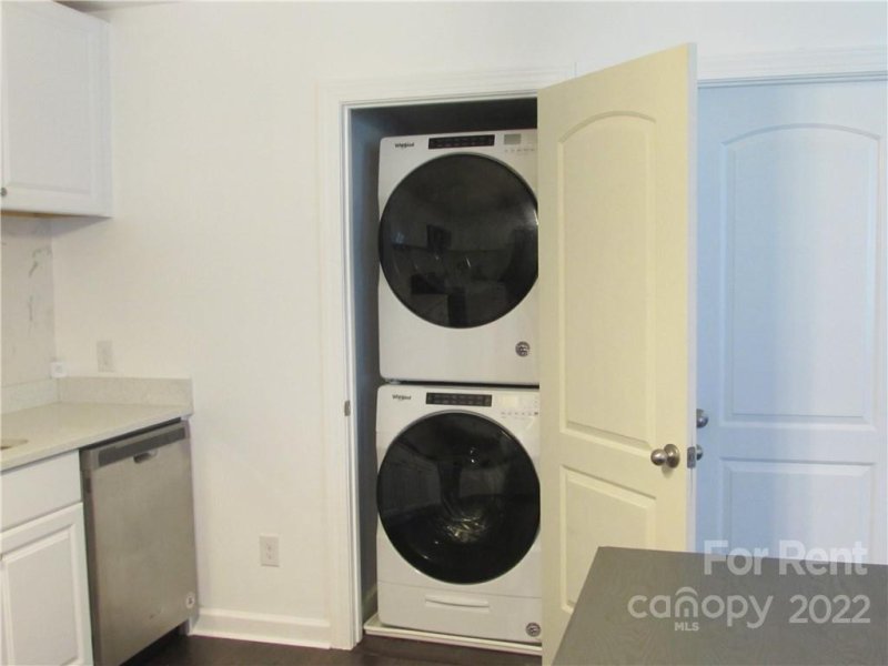 Property image 4 at 341 S San Agustin Drive, Mooresville, NC 28117